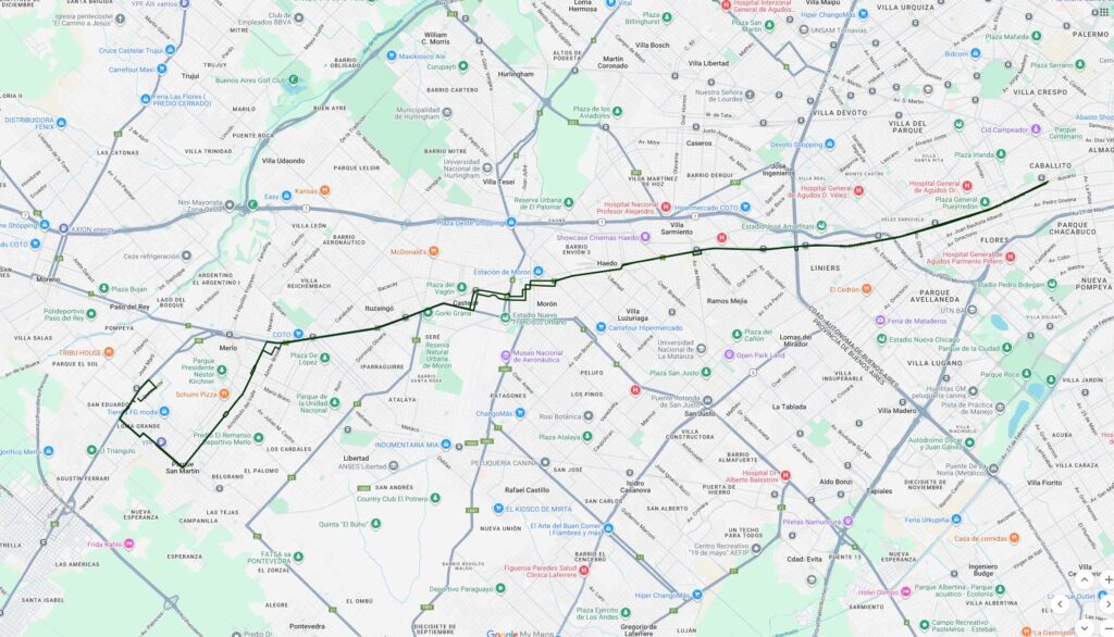 Mapa con el recorrido del colectivo línea 136 desde Primera Junta (Caballito) hasta Parque San Martín (Merlo), ida y vuelta.